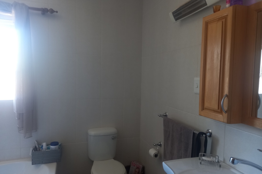 3 Bedroom Property for Sale in Roylglen Gardens Northern Cape